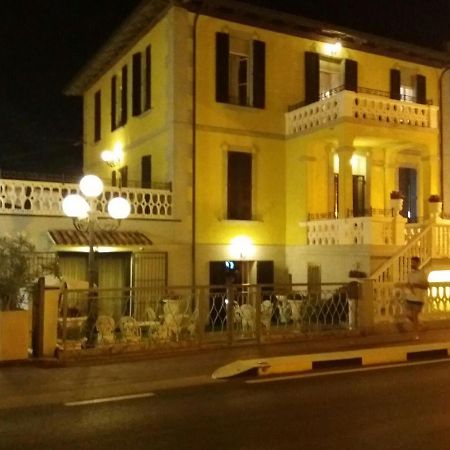 Hotel Villa Laura Rimini Dış mekan fotoğraf