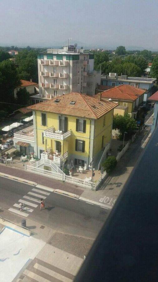 Hotel Villa Laura Rimini Dış mekan fotoğraf