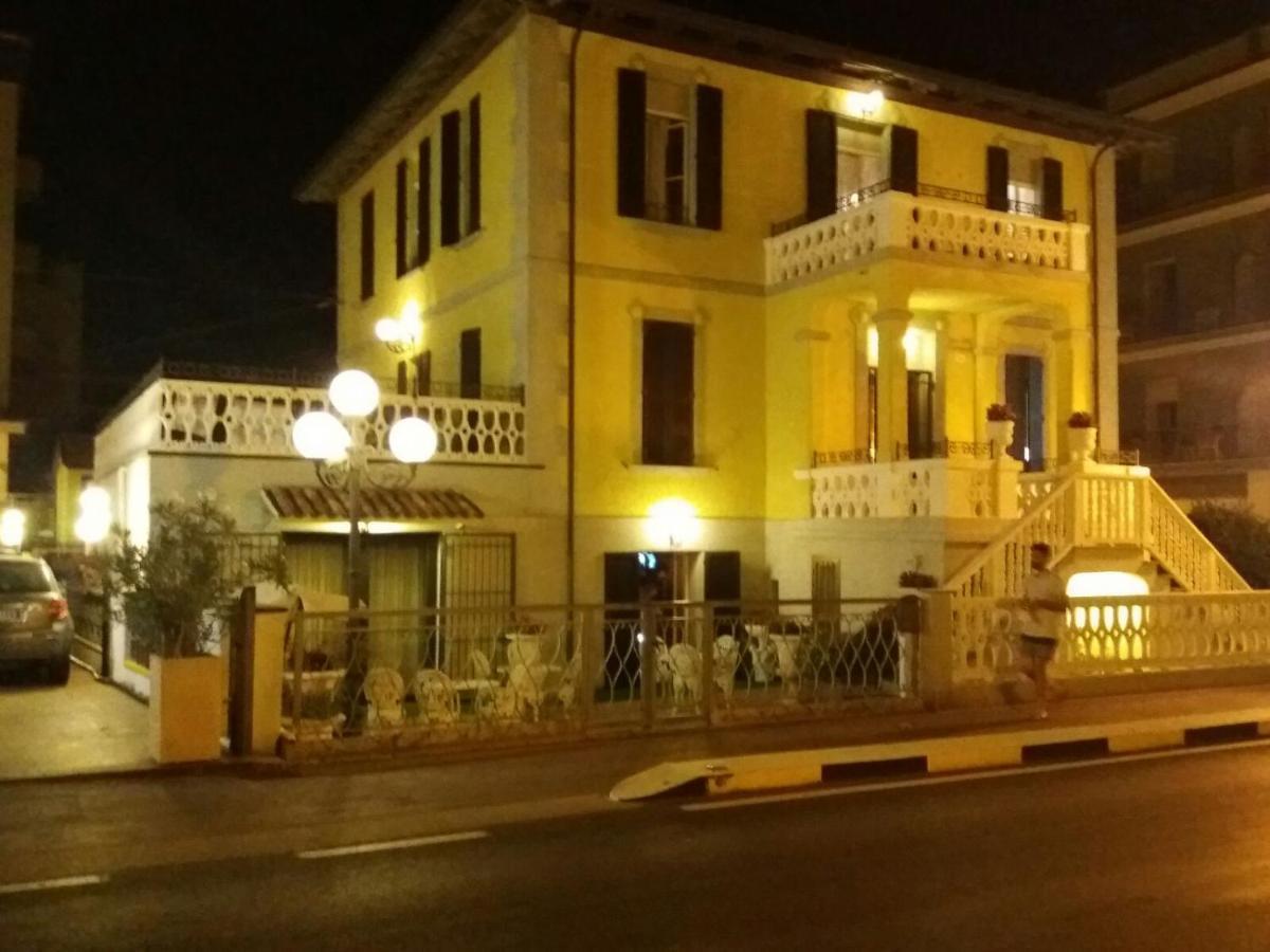 Hotel Villa Laura Rimini Dış mekan fotoğraf