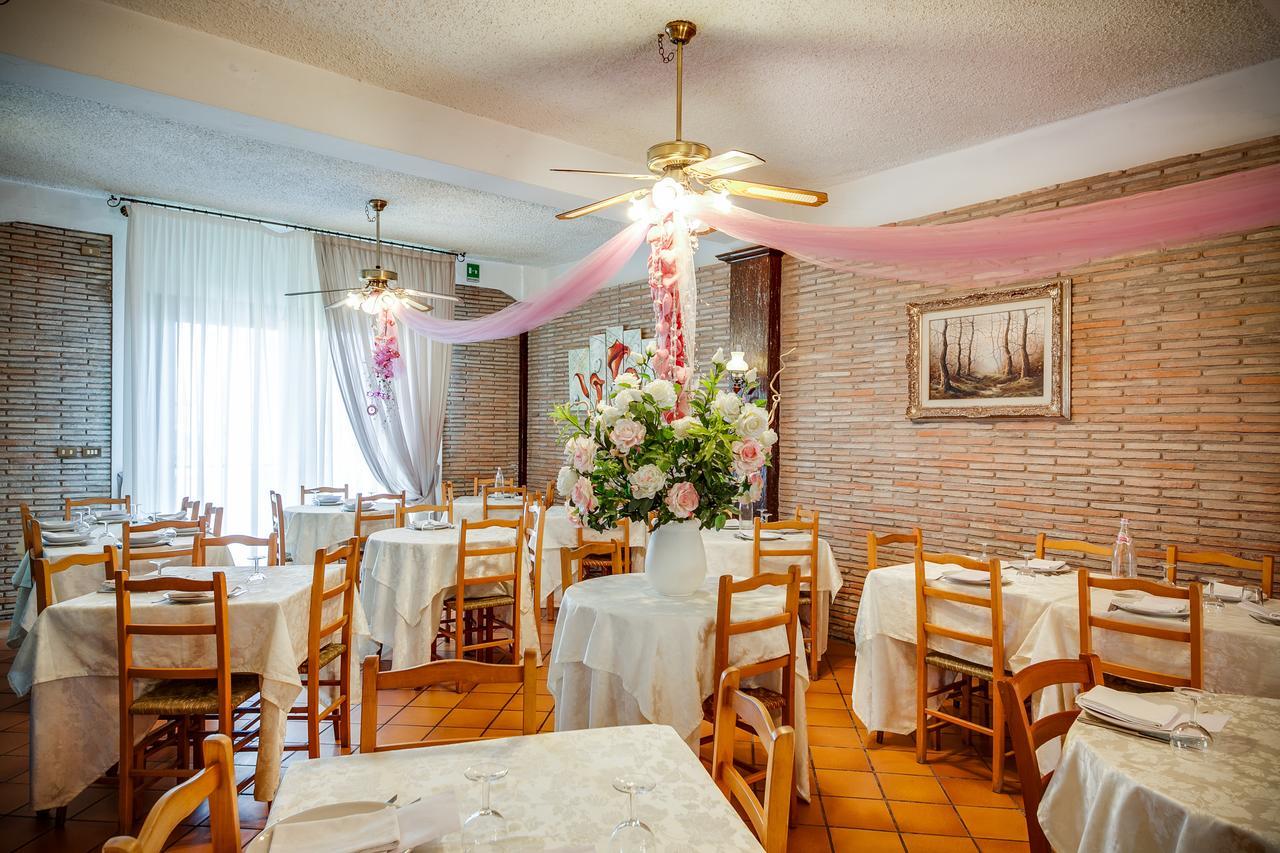 Hotel Villa Laura Rimini Dış mekan fotoğraf