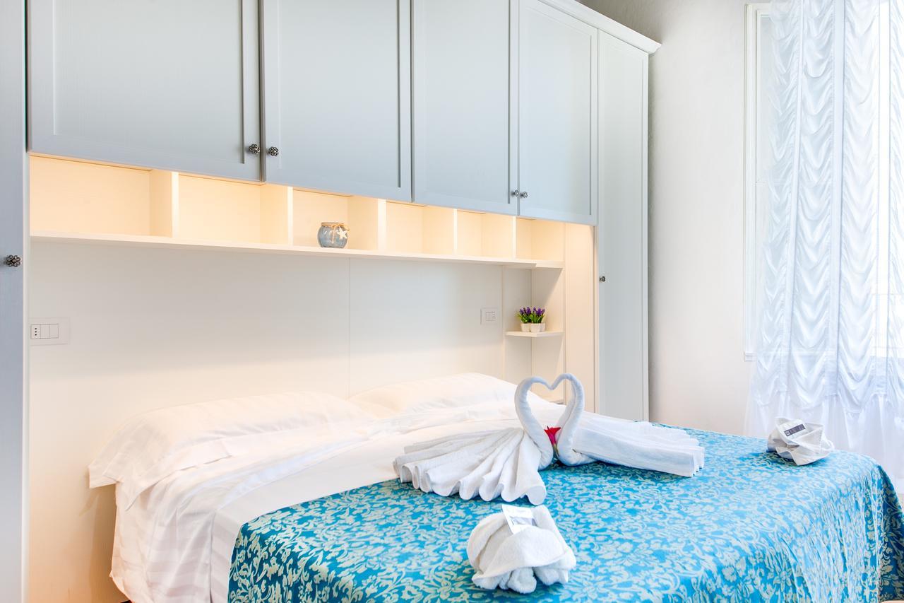 Hotel Villa Laura Rimini Dış mekan fotoğraf