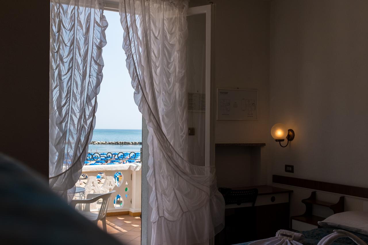 Hotel Villa Laura Rimini Dış mekan fotoğraf