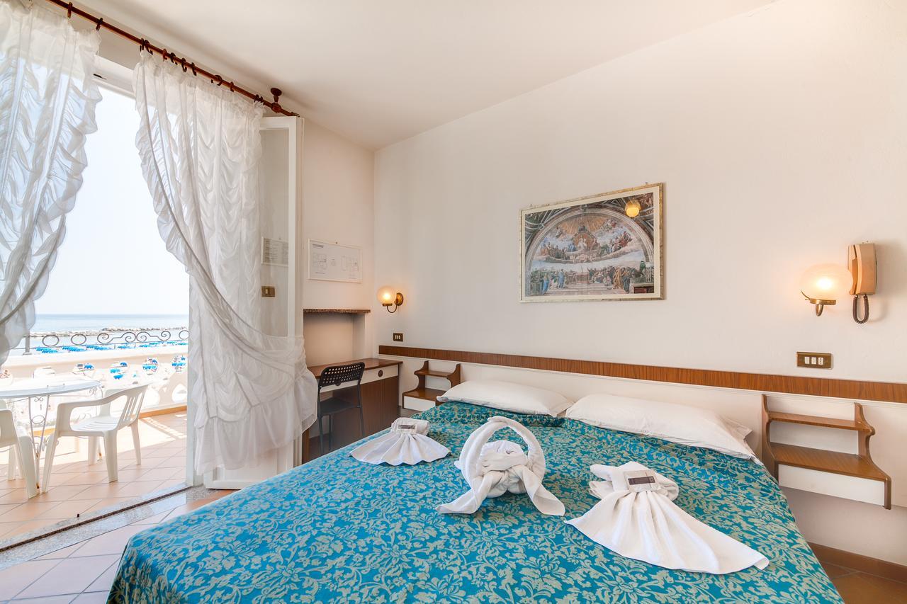 Hotel Villa Laura Rimini Dış mekan fotoğraf